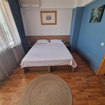 Poarta Apelor Hotel Sarichioi ภายนอก รูปภาพ