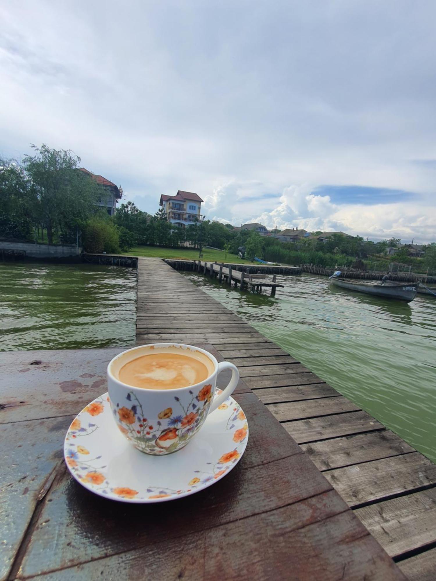Poarta Apelor Hotel Sarichioi ภายนอก รูปภาพ
