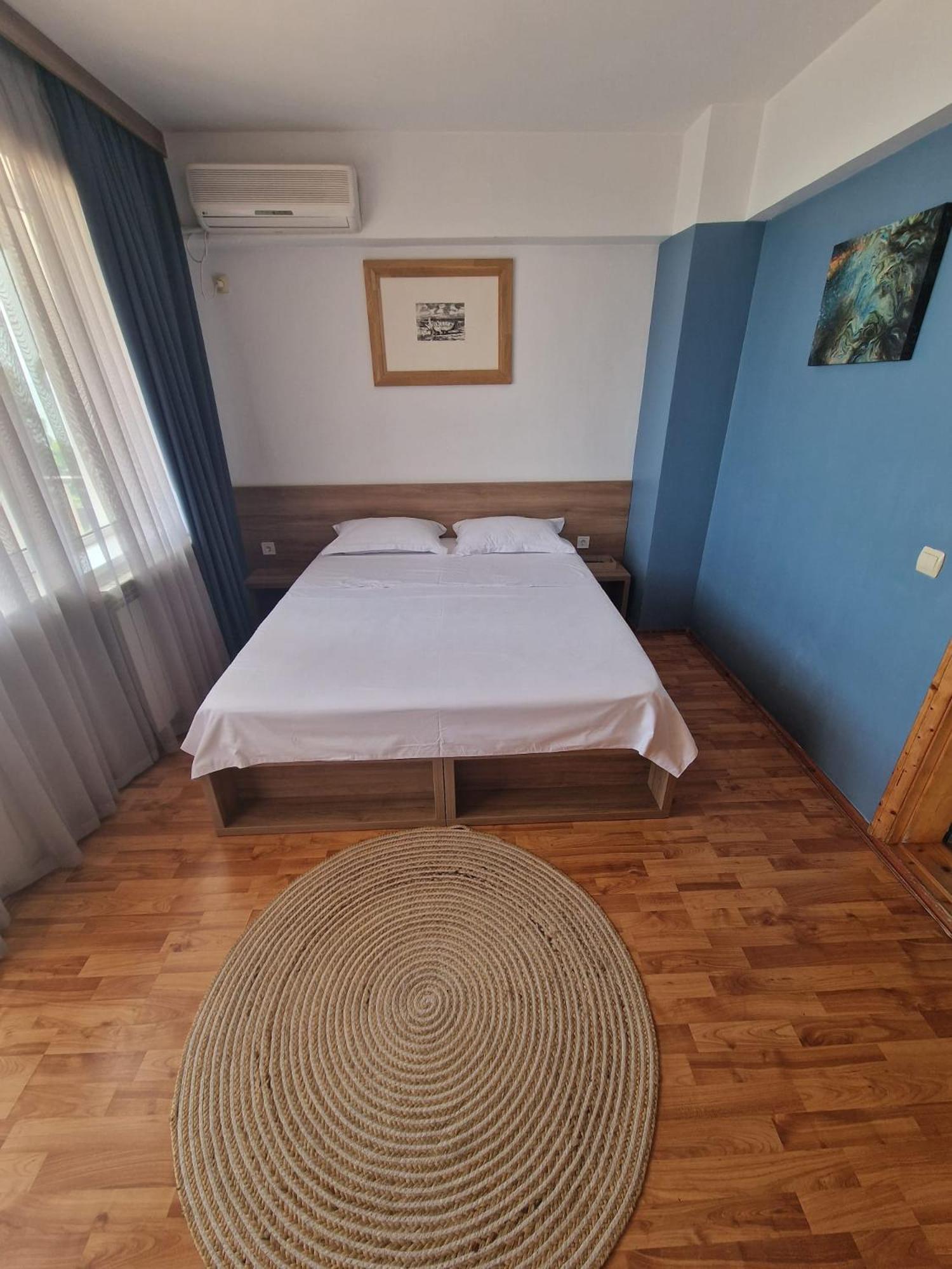 Poarta Apelor Hotel Sarichioi ภายนอก รูปภาพ